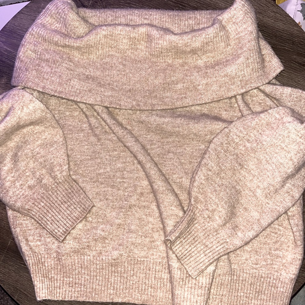 Cashmere off-the-shoulder sweater